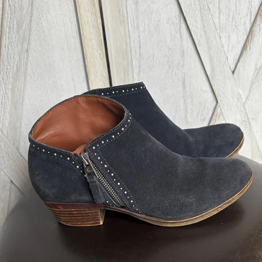 Stylish Blue Black Ankle Boots